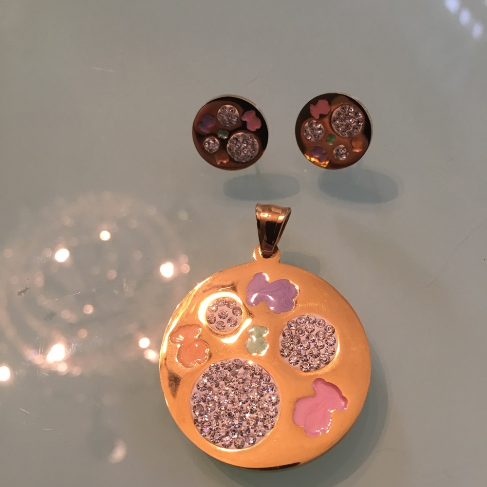 New bear pendant and earrings 🐻🌷.